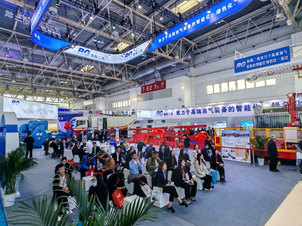 南阳二机多款智能化装备新产品盛装亮相北京国际石油石化装备展